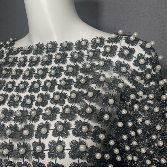 BEULAH Style black pearl flower top - Picture 5 of 10